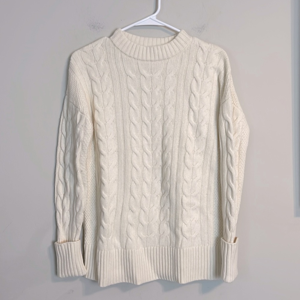 Banana Republic cream wool blend Cable knit crew neck sweater size XS oversized